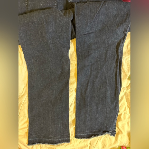 Blue jeans w/ Raw Hem - Peace Love World - Size 22W - Picture 13 of 13